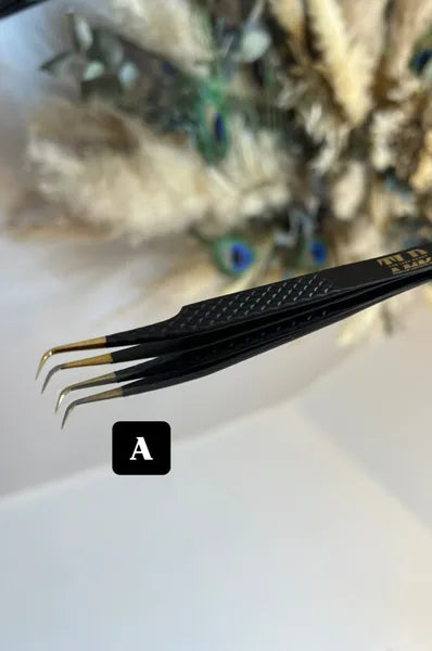 LASH TWEEZERS