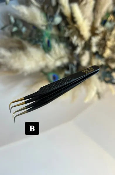 LASH TWEEZERS