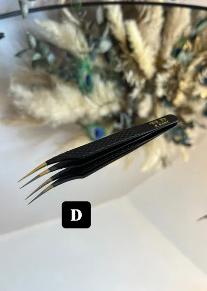 LASH TWEEZERS